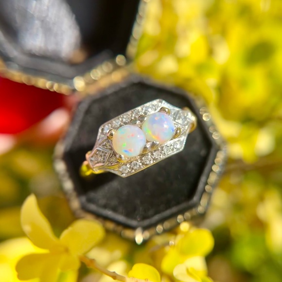*Sold* Vintage Estate 14k Yellow and White Gold Moi et Toi Opal Diamond Ring - Picture 4 of 17